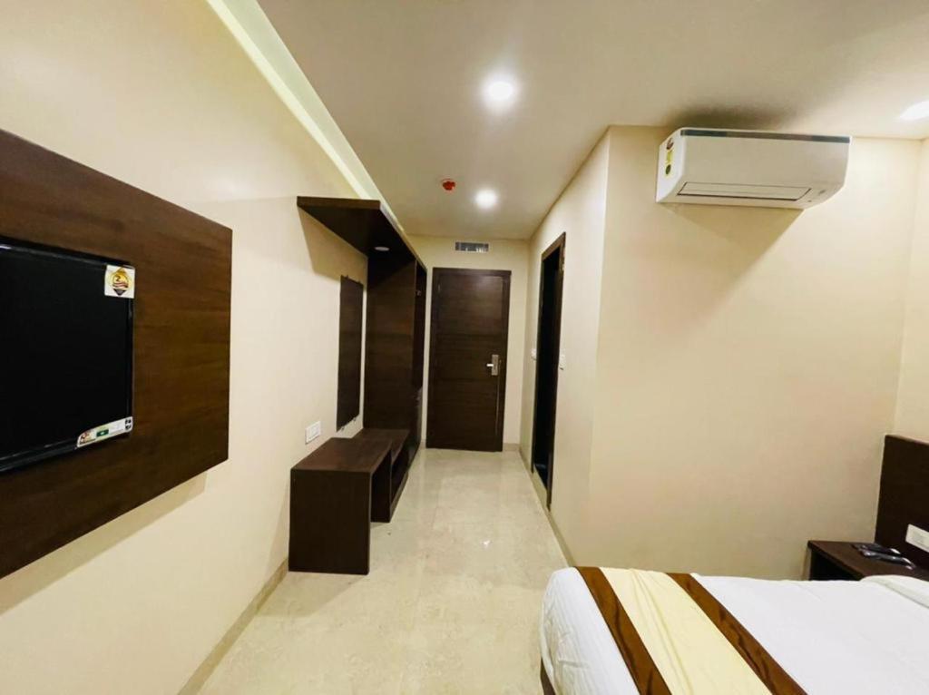 Hotel New Suite Mumbai Exterior photo